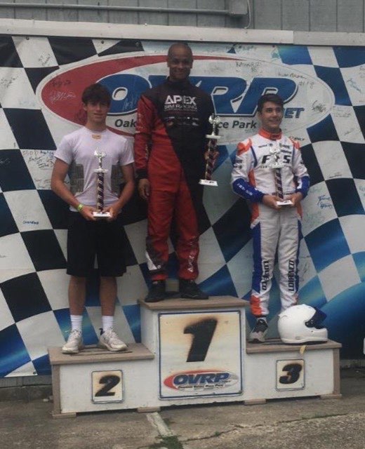 Senior win Oakland Valley Race